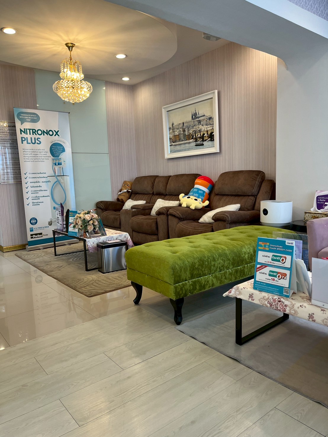 บรรยากาศภายในคลินิก เมดิควีนส์ คลินิก พัทยา